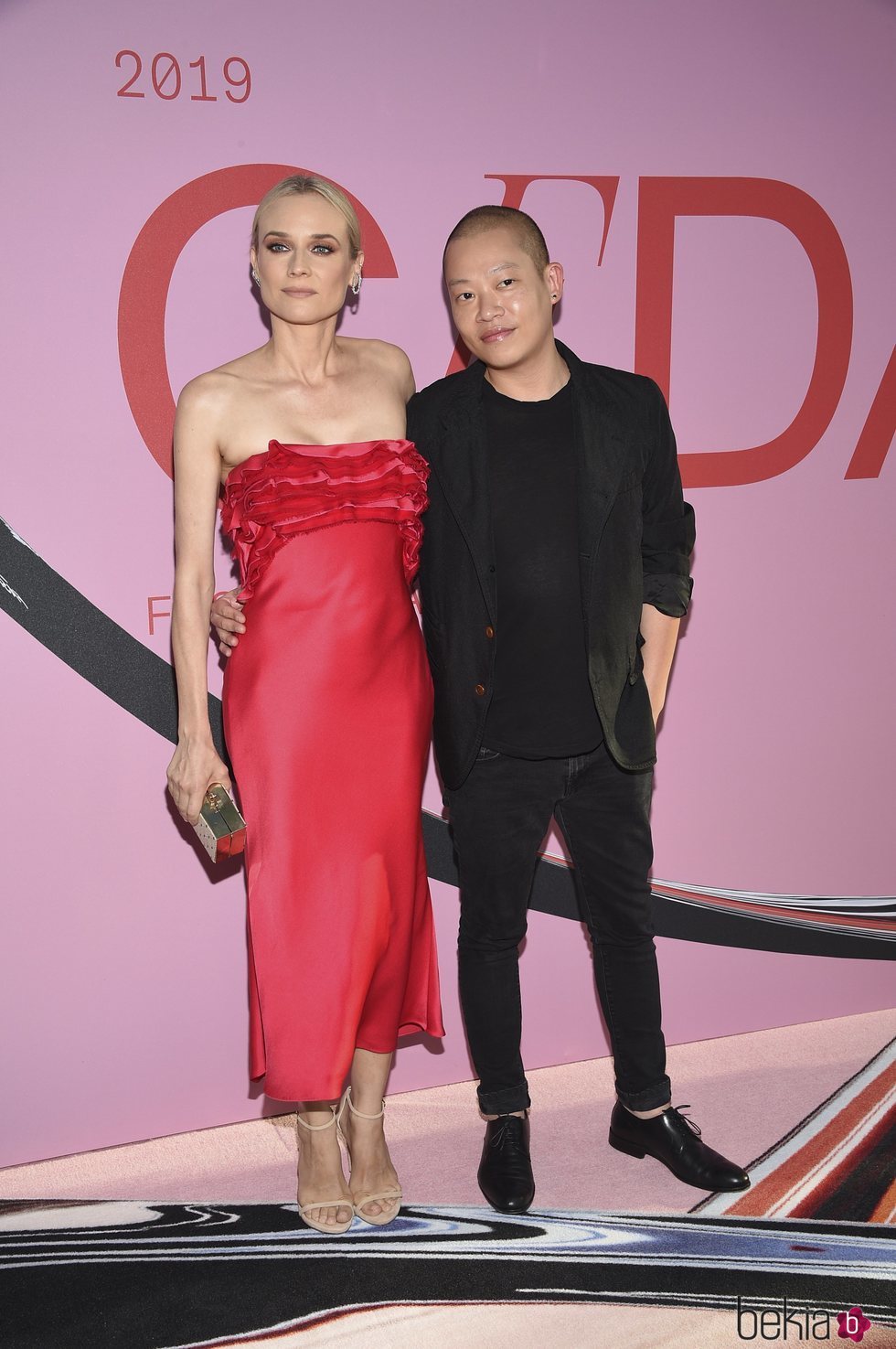 Diane Kruger y Jason Wu en la alfombra roja de los CFDA FASHION AWARDS 2019