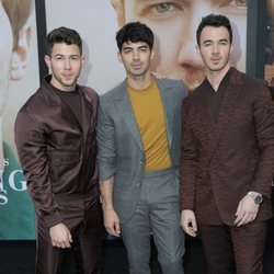 Nick, Joe y Kevin Jonas en la premiere de 'Chasing Happiness'