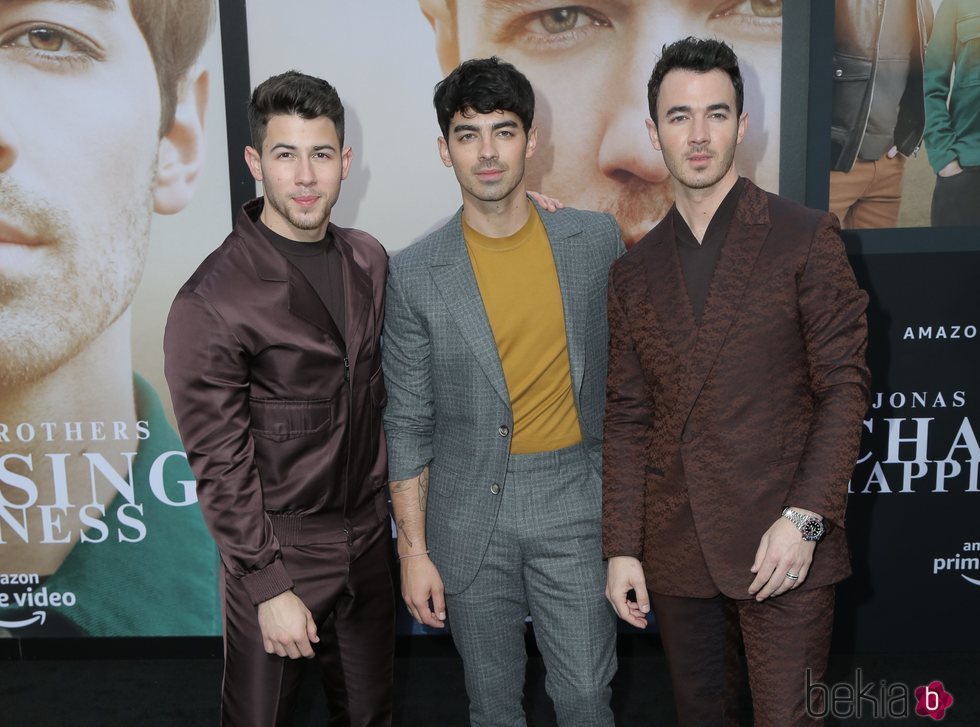 Nick, Joe y Kevin Jonas en la premiere de 'Chasing Happiness'