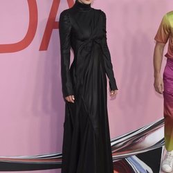 Doutzen Kroes en la alfombra roja de los CFDA FASHION AWARDS 2019