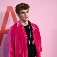 Presley Gerber en la alfombra roja de los CFDA FASHION AWARDS 2019