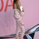 Joan Smalls en la alfombra roja de los CFDA FASHION AWARDS 2019