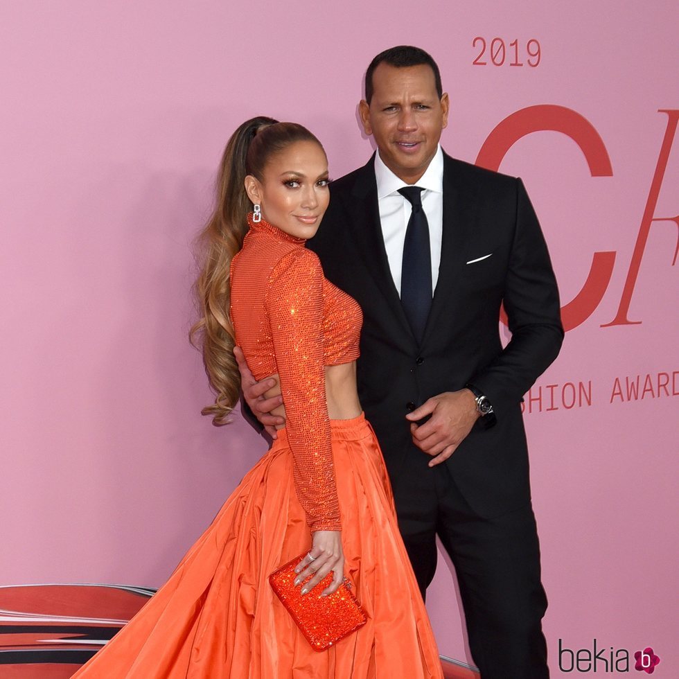 Jennifer Lopez y Alex Rodríguez en la alfombra roja de los CFDA FASHION AWARDS 2019