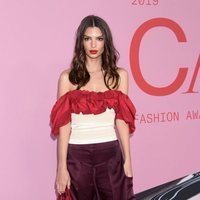 Emily Ratajkowski en la alfombra roja de los CFDA FASHION AWARDS 2019