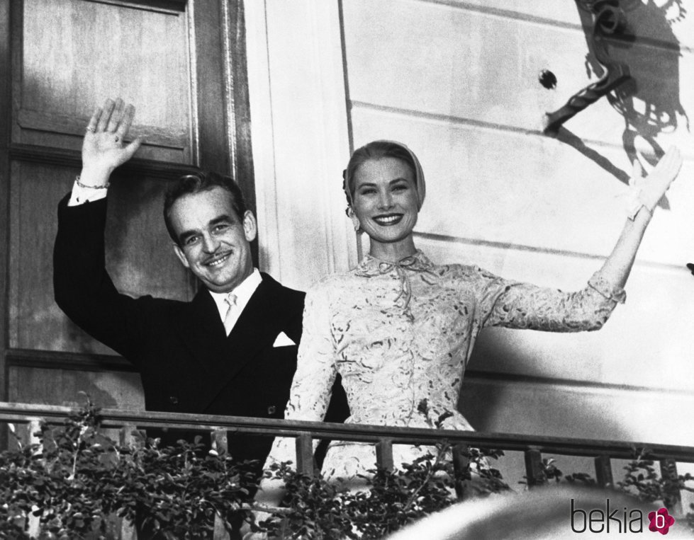 Rainiero de Mónaco y Grace Kelly en su boda civil