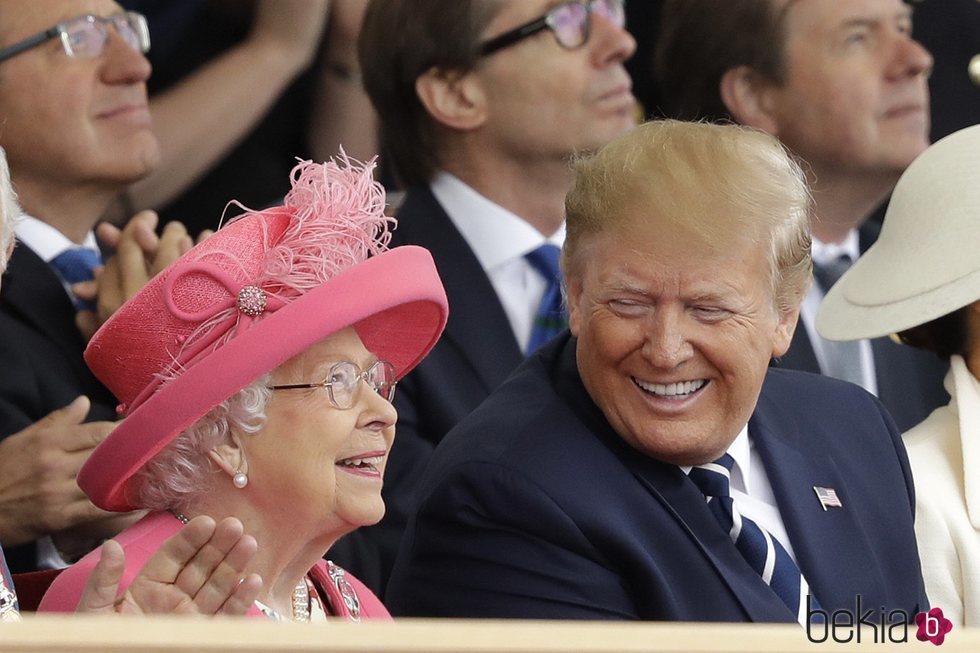 La Reina Isabel II y Donald Trump en el 75 aniversario del Dia-D durante su Viaje de Estado a Reino Unido