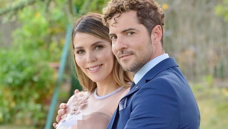 David Bisbal y Rosanna Zanetti en el bautizo de su hijo Matteo