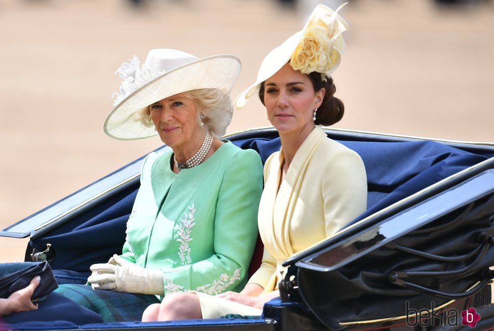 Kate Middleton y Camilla Parker en la ceremonia Trooping the Colour