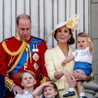 Los Duques de Cambridge con sus hijos Jorge, Carlota y Luis en Trooping the Colour 2019