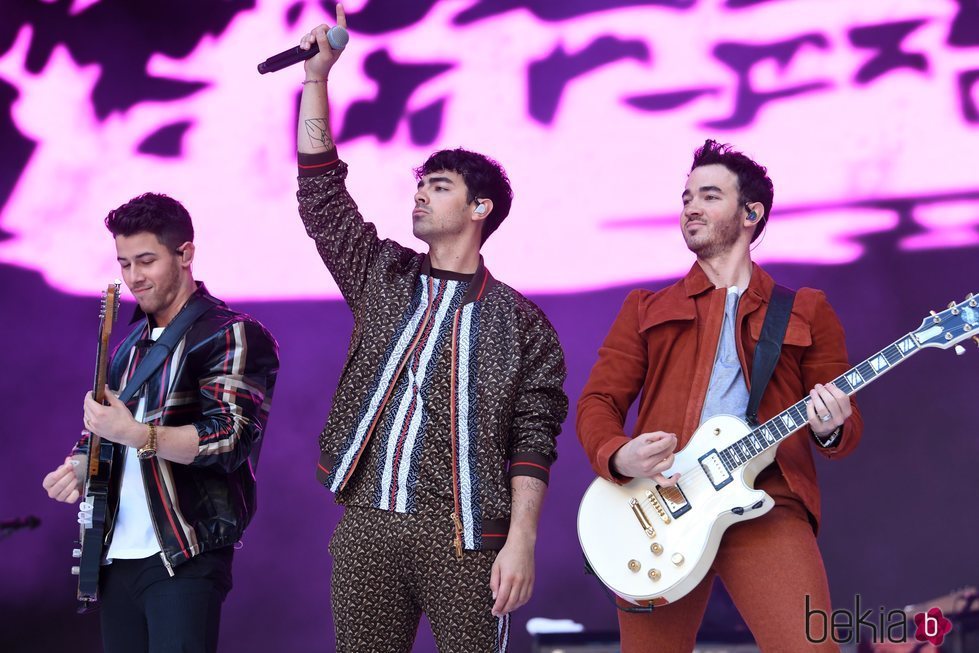 Los Jonas Brothers en un concierto en Wembley