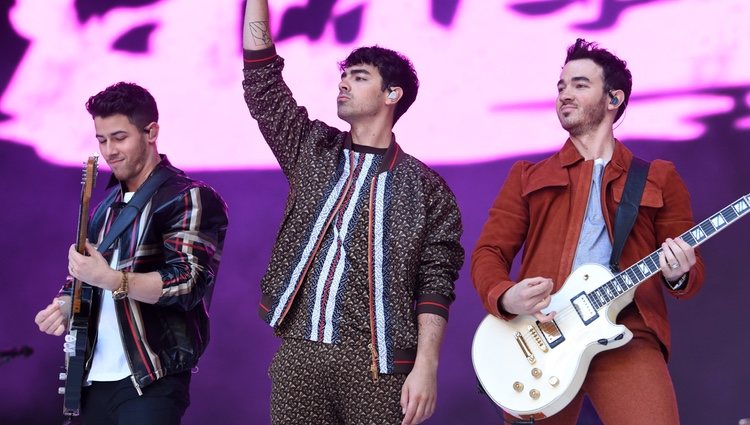 Los Jonas Brothers en un concierto en Wembley