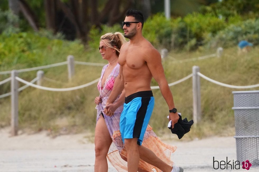 Britney Spears y Sam Asghari de vacaciones en la playa de Miami