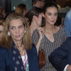 La Infanta Elena y Victoria Federica de Marichalar en un concierto en el Teatro Real