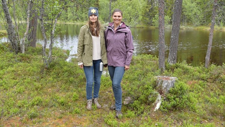 Victoria de Suecia y Sofia Hellqvist en Dalarna