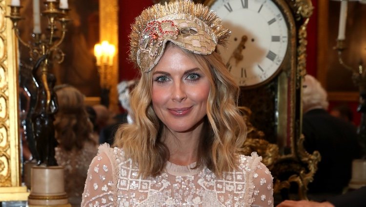 Donna Air en la fiesta de máscaras de Elephant Family Animal