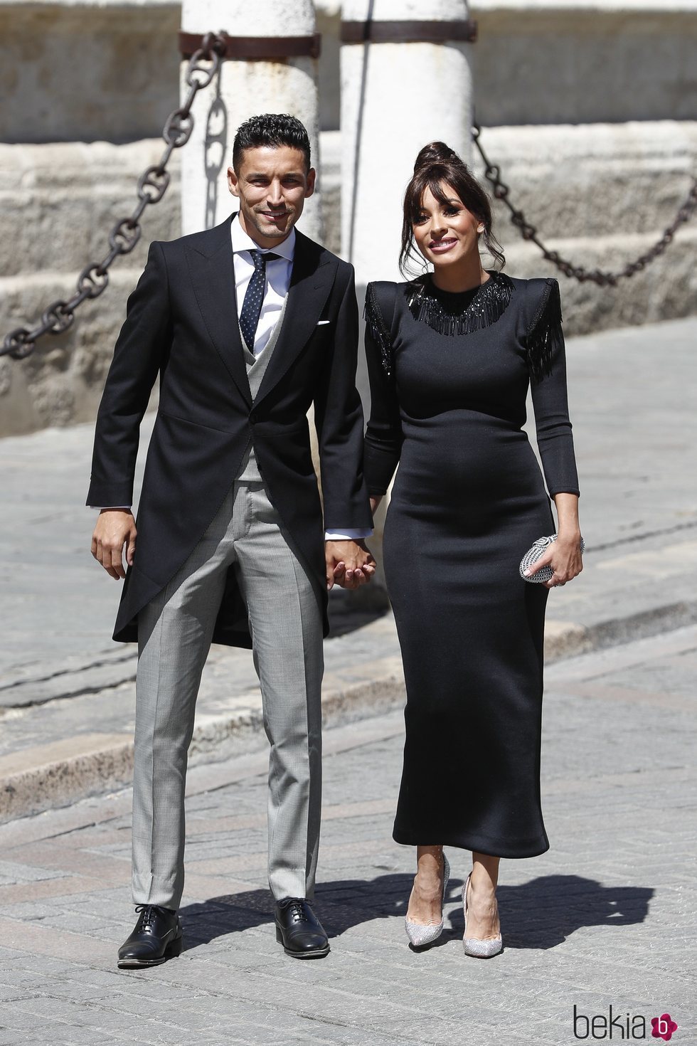 Jesús Navas y Alejandra Moral a su llegada a la boda de Pilar Rubio y Sergio Ramos