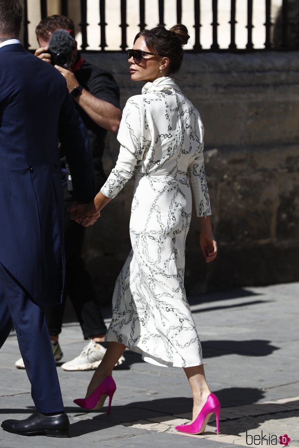 Victoria Beckham a su llegada a la boda de Pilar Rubio y Sergio Ramos