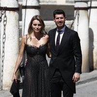 Albert Luque y Marta Luna a su llegada a la boda de Pilar Rubio y Sergio Ramos