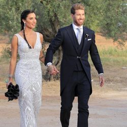 Sergio Ramos y Pilar Rubio cogidos de la mano a su llegada a la finca para celebrar su boda