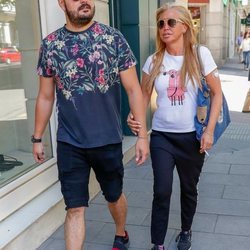 Belén Esteban y Miguel Marcos acudiendo a un centro de estética antes de la boda