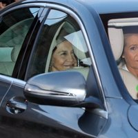 La Infanta Elena y la Reina Sofía llegando a la puesta de largo de Victoria Federica