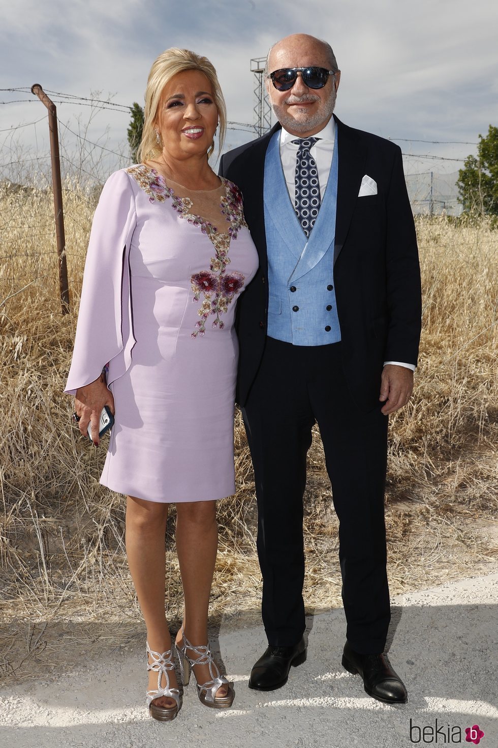 Carmen Borrego y su marido José Carlos Bernal en la boda de Belén Esteban y Miguel Marcos