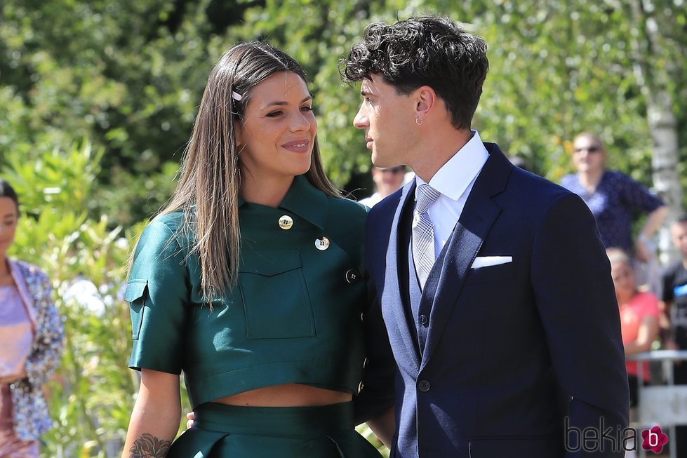 Laura Matamoros y Daniel Illescas, cómplices en la boda de María Pombo y Pablo Castellano