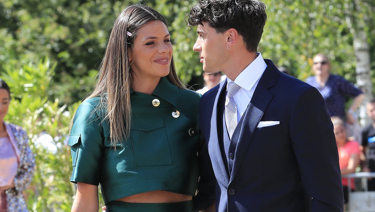 Laura Matamoros y Daniel Illescas, cómplices en la boda de María Pombo y Pablo Castellano