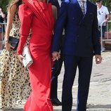 Teresa Andrés Gonzalvo y su pareja en la boda de María Pombo y Pablo Castellanos