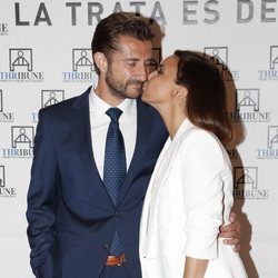 Chenoa y Miguel Sánchez Encinas en una cena benéfica