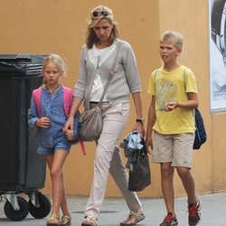 La Infanta Cristina con sus hijos Miguel e Irene Urdangarin en Ginebra