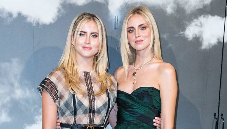 Valentina y Chiara Ferragni en el desfile Alta Costura Otoño/Invierno 2019-2020 de Dior en París