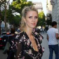 Nicky Hilton en la Semana de la Moda Alta Costura otoño/invierno de París 2019