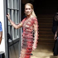 Céline Dion en la Semana de la Moda Alta Costura otoño/invierno de París 2019