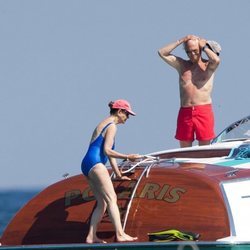 Los Reyes de Suecia dándose un baño en Saint-Tropez