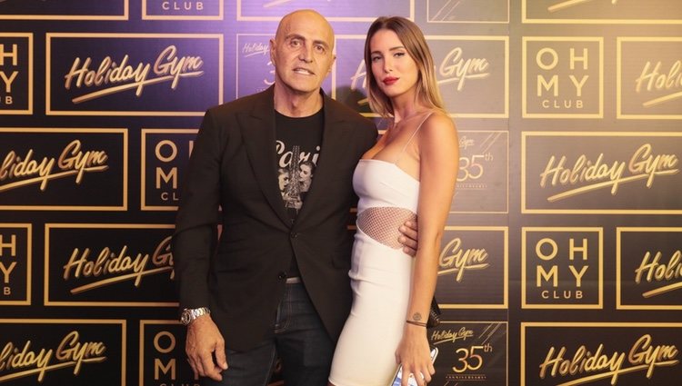 Kiko Matamoros y Marta López posando muy felices en Oh My Club