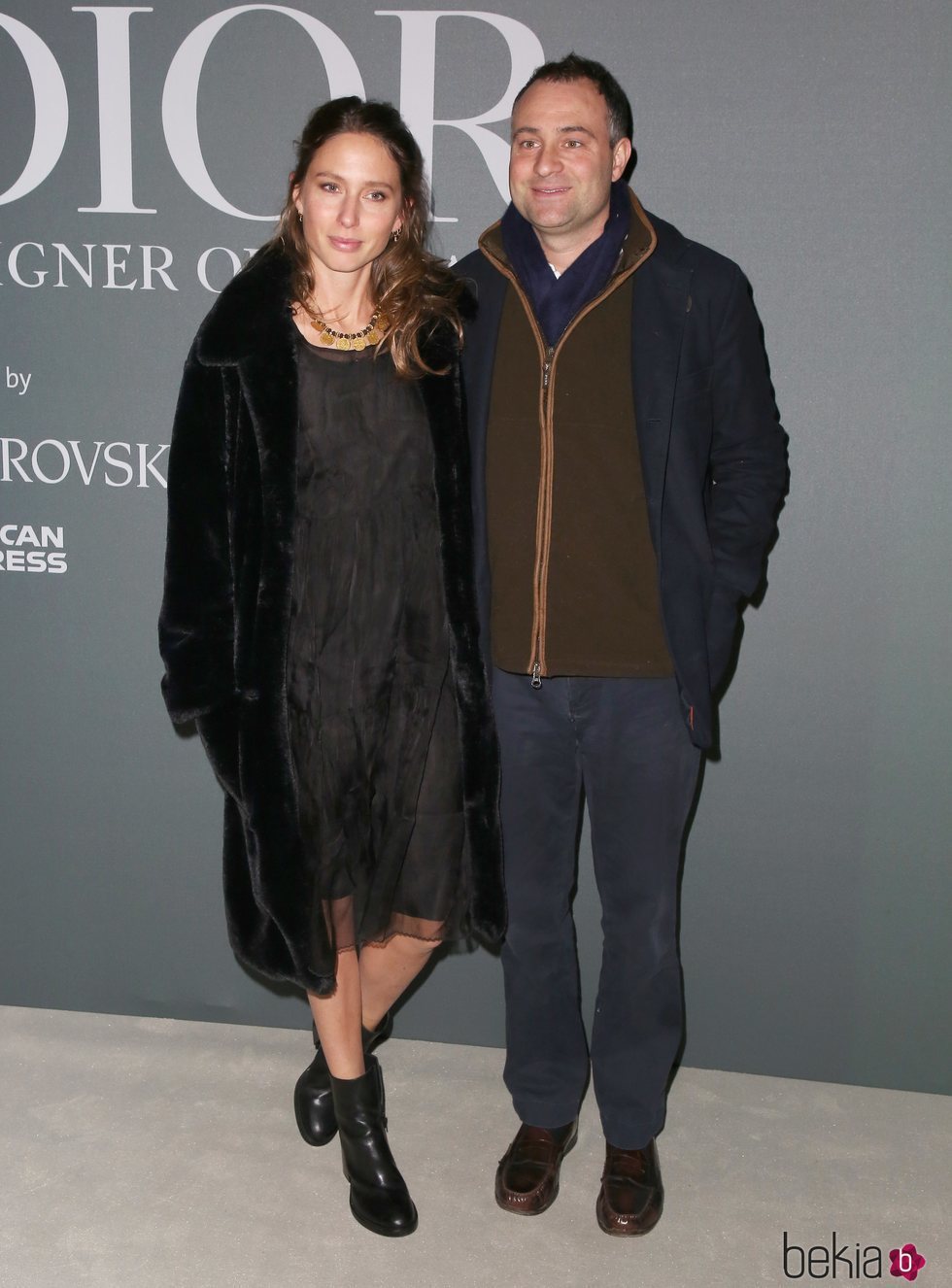 Ben Goldsmith junto a su mujer Jemima Jones