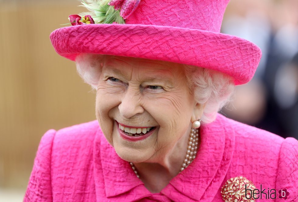 La Reina Isabel II visita el Instituto Nacional de Agricultura Botánica de Cambridge