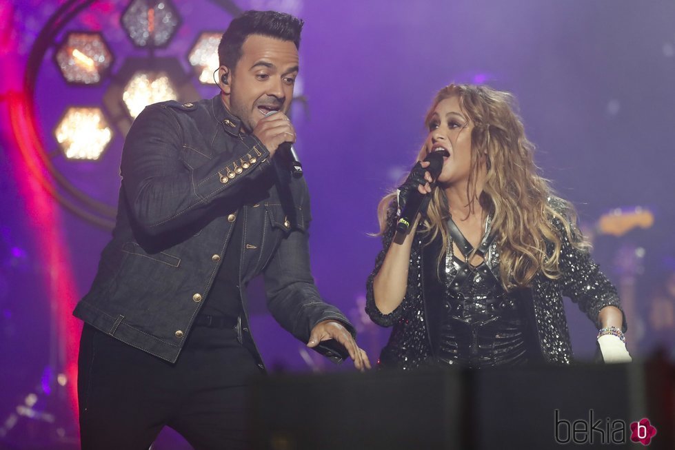 Paulina Rubio y Luis Fonsi en el concierto de 'La Voz'