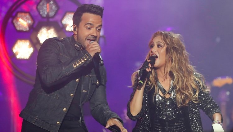 Paulina Rubio y Luis Fonsi en el concierto de 'La Voz'