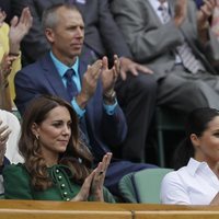 Meghan Markle con Kate Middleton y Pippa Middleton en la final de Wimbledon 2019