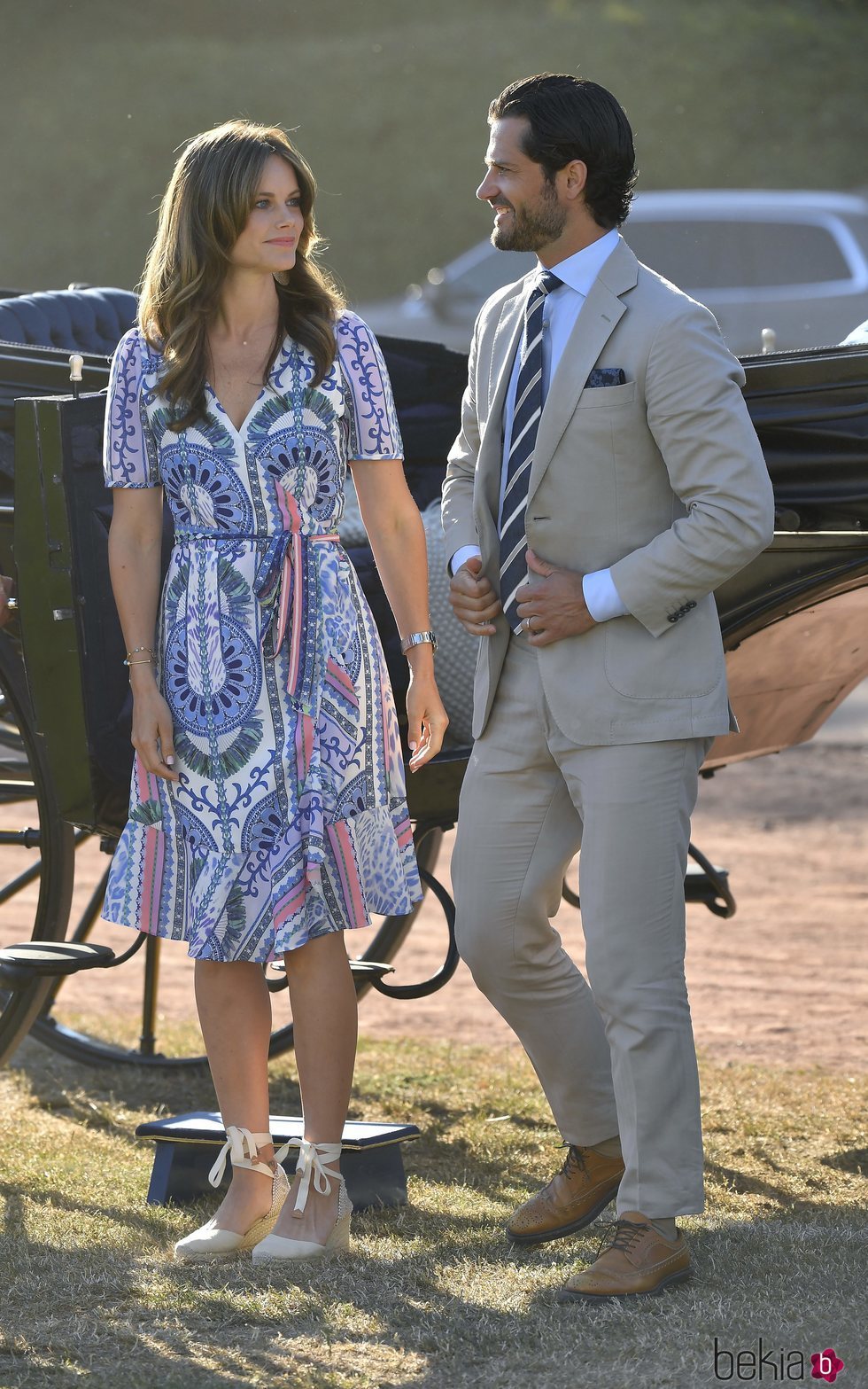 Carlos Felipe de Suecia y Sofia Hellqvist celebrando el 42 cumpleaños de la Princesa Victoria de Suecia