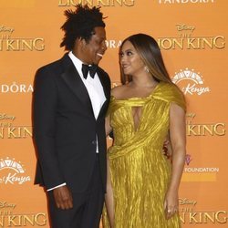 Beyoncé y Jay Z muy cómplices en el estreno de 'El Rey León' en Londres