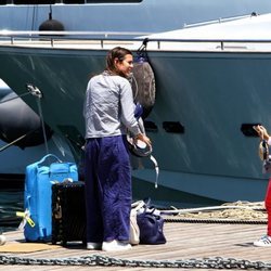 Carlota Casiraghi con Darya Rassam en el puerto de Nápoles