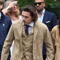 Brooklyn Beckham y Hanna Cross llegando a la final de Wimbledon