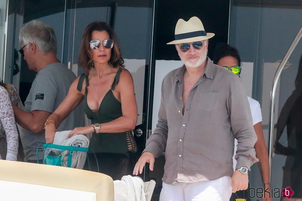 Mar Flores y Elías Casals en un yate en Ibiza 2019