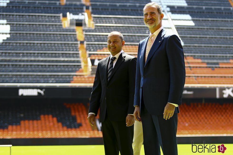 El Rey Felipe VI junto a Anil Murthy