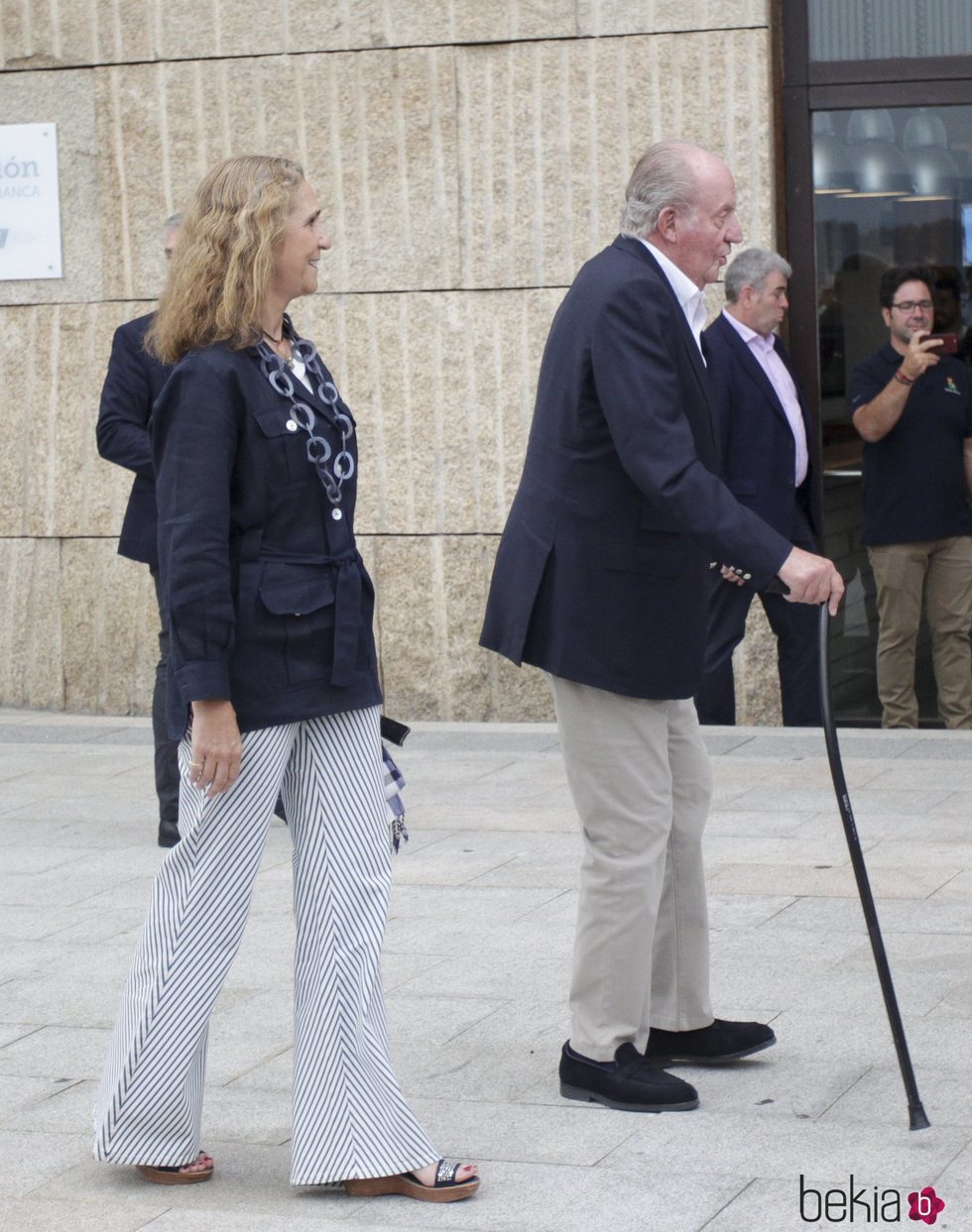 El Rey Juan Carlos y la Infanta Elena en una cena en Sanxenxo