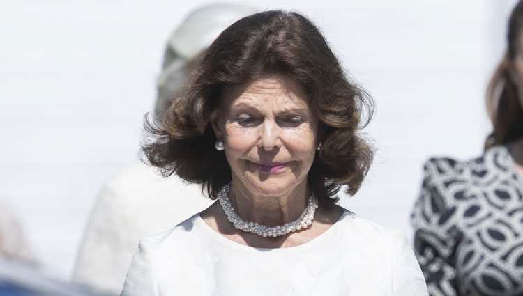 La Reina Silvia de Suecia en el funeral de una amiga