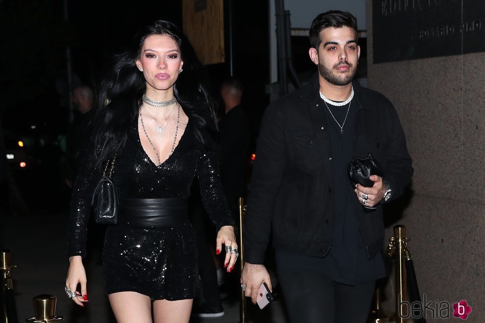 Alejandra Rubio y su novio a su llegada a la fiesta de despedida de 'Supervivientes 2019'